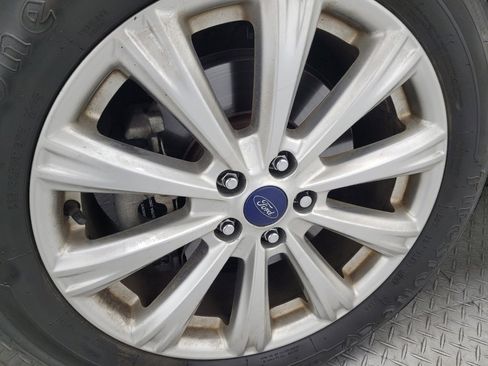 Used 2017 Ford Escape Titanium AWD/4WD image 31