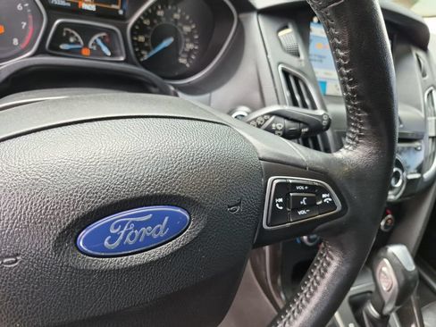 Used 2017 Ford Focus Titanium FWD image 21