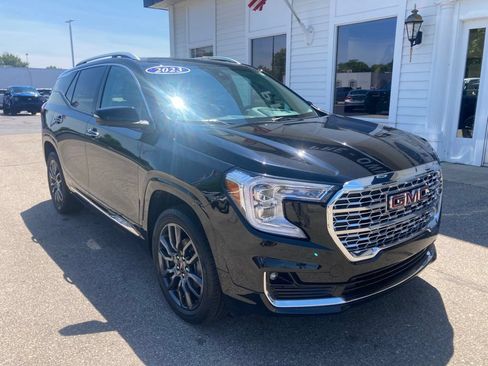 Certified 2023 GMC Terrain Denali w/ Black Diamond Edition AWD/4WD image 3