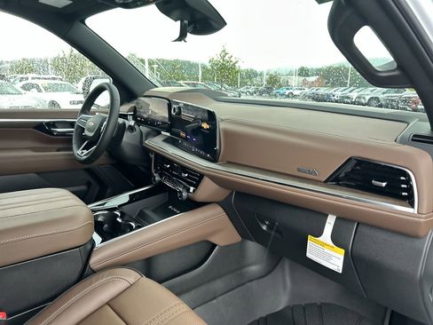 New 2026 Chevrolet Suburban High Country w/ Sun And Tow Package AWD/4WD image 15
