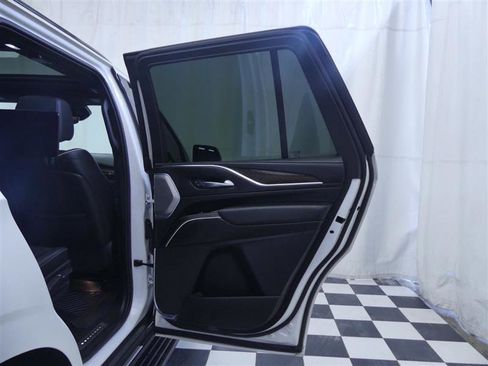 Used 2021 Cadillac Escalade Premium Luxury Platinum image 32