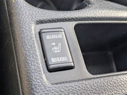 Used 2017 Nissan Rogue SV w/ SV Premium Package image 23