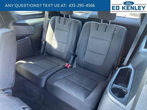 Used 2018 Ford Explorer XLT w/ Equipment Group 201A AWD/4WD image 7