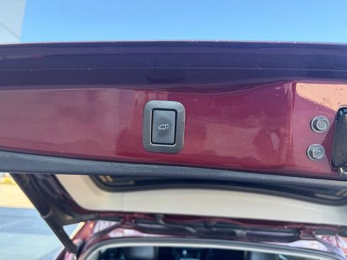 Used 2019 Toyota Highlander Limited Platinum AWD/4WD image 22