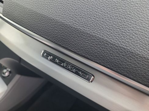 Used 2019 Audi SQ5 Premium Plus w/ Premium Plus Package image 16