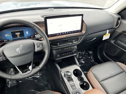 Used 2025 Ford Bronco Sport Outer Banks w/ Outer Banks Tech Package+ AWD/4WD image 17