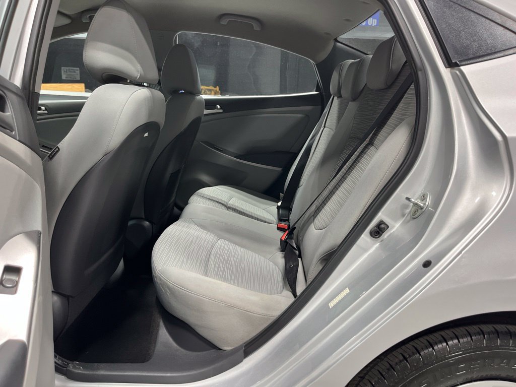 Used 2015 Hyundai Accent GLS FWD image 28