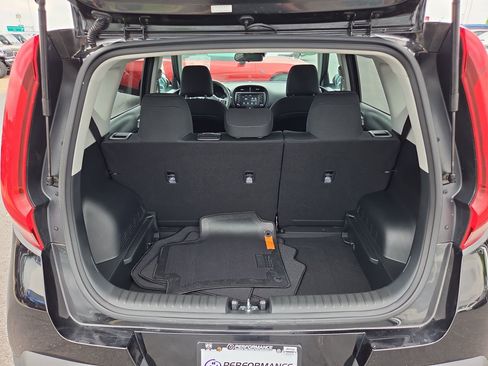 Used 2021 Kia Soul S FWD image 12