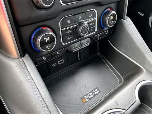 Used 2024 Chevrolet Tahoe LT w/ Luxury Package image 32