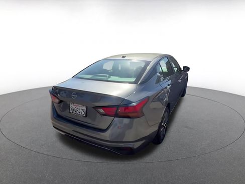 Used 2025 Nissan Altima 2.5 SV FWD image 14