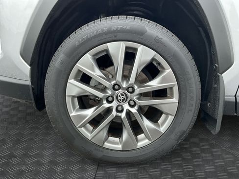 Used 2023 Toyota RAV4 XLE Premium AWD/4WD image 9