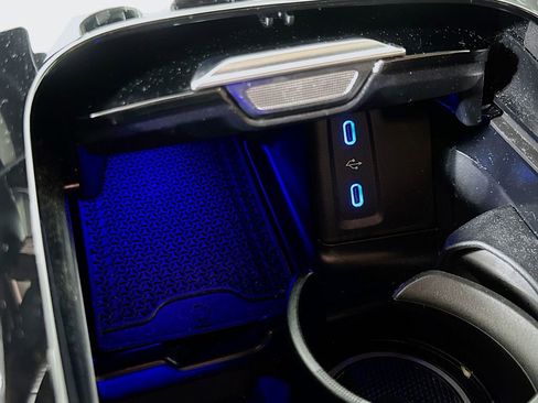 Used 2024 Mercedes-Benz GLC 300 image 32