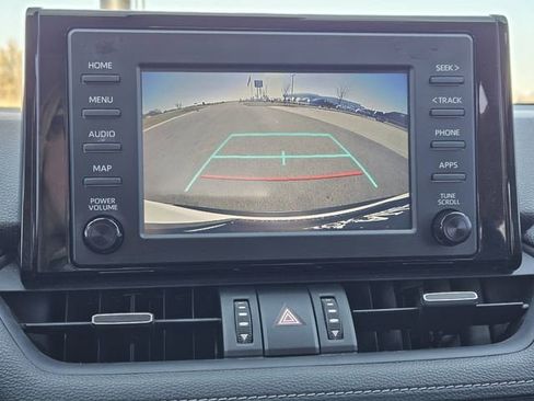 Used 2019 Toyota RAV4 XLE Premium image 18