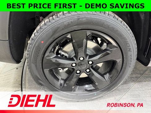 New 2025 Jeep Grand Cherokee L Limited w/ Black Appearance Package image 8