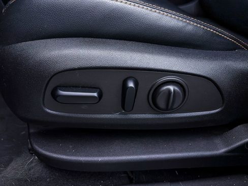 Used 2019 GMC Terrain SLT w/ Preferred Package image 13