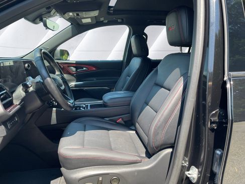Used 2025 Chevrolet Traverse Z71 w/ Enhanced Driving Package AWD/4WD image 10
