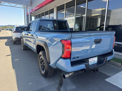 Used 2026 Toyota Tacoma TRD Off-Road AWD/4WD image 10