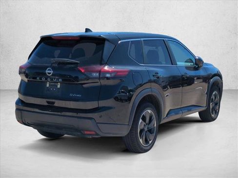 Used 2024 Nissan Rogue SV image 5