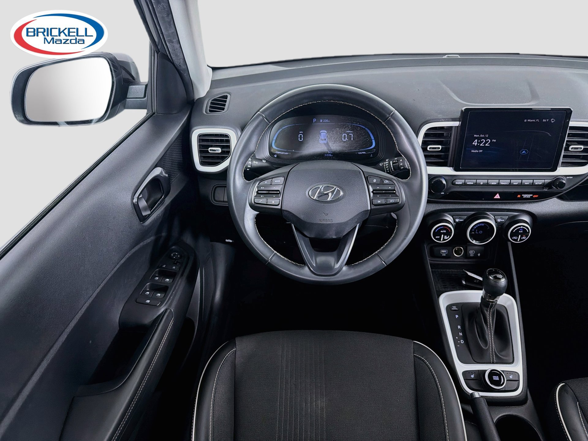 Used 2024 Hyundai Venue Limited FWD image 17