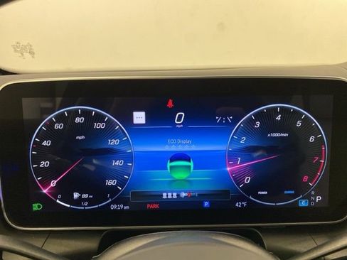 Used 2024 Mercedes-Benz GLC 300 4MATIC image 10