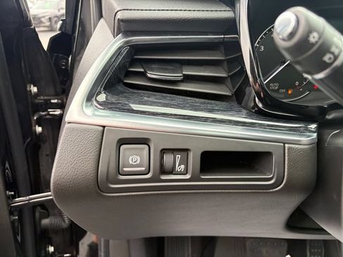 Certified 2024 Cadillac XT5 Premium Luxury w/ LPO, Floor Liner Package AWD/4WD image 21