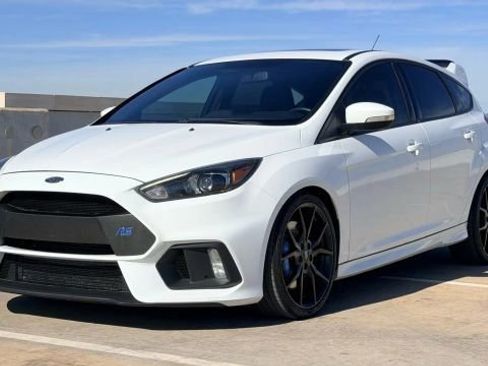 Used 2017 Ford Focus RS image 3