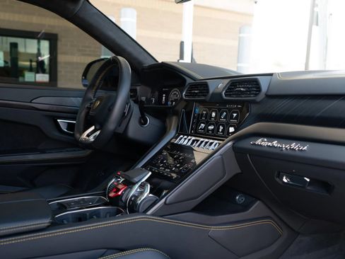 Used 2021 Lamborghini Urus AWD/4WD image 20