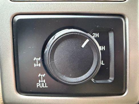 Used 2015 Ford F150 Lariat w/ Trailer Tow Package image 23