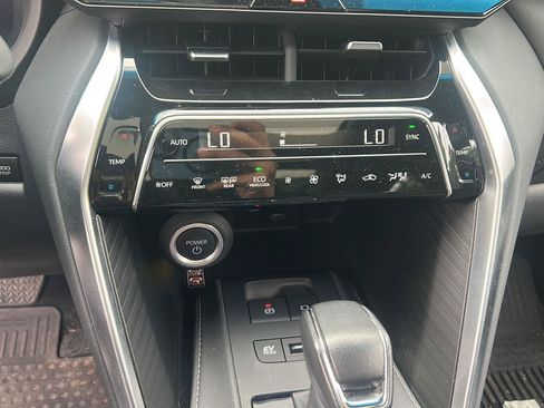 Used 2023 Toyota Venza Limited AWD/4WD image 15