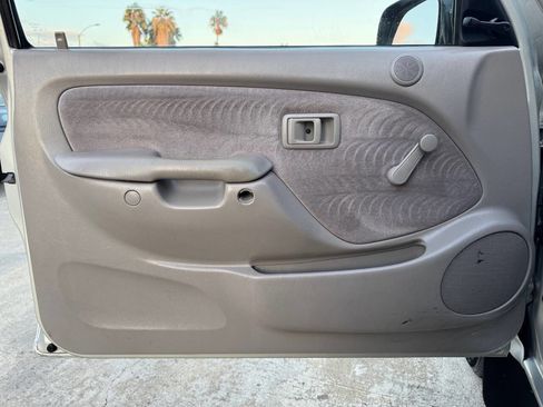 Used 2003 Toyota Tacoma 2WD Xtracab image 17