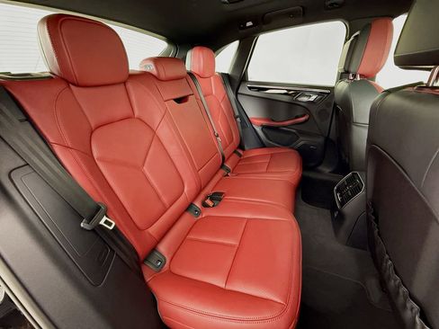 New 2026 Porsche Macan image 30