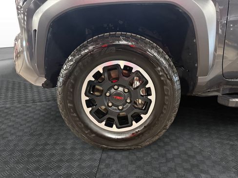 Used 2025 Toyota Tacoma TRD Off-Road AWD/4WD image 15