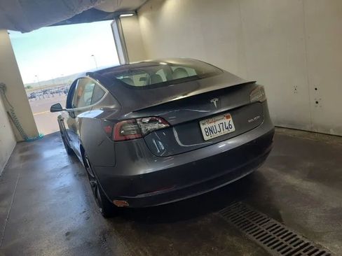 Used 2020 Tesla Model 3 Performance image 1