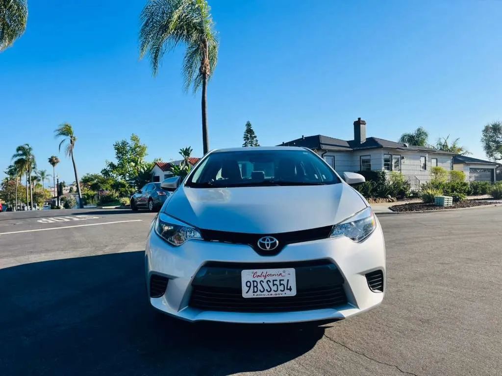 Used 2016 Toyota Corolla LE FWD image 9
