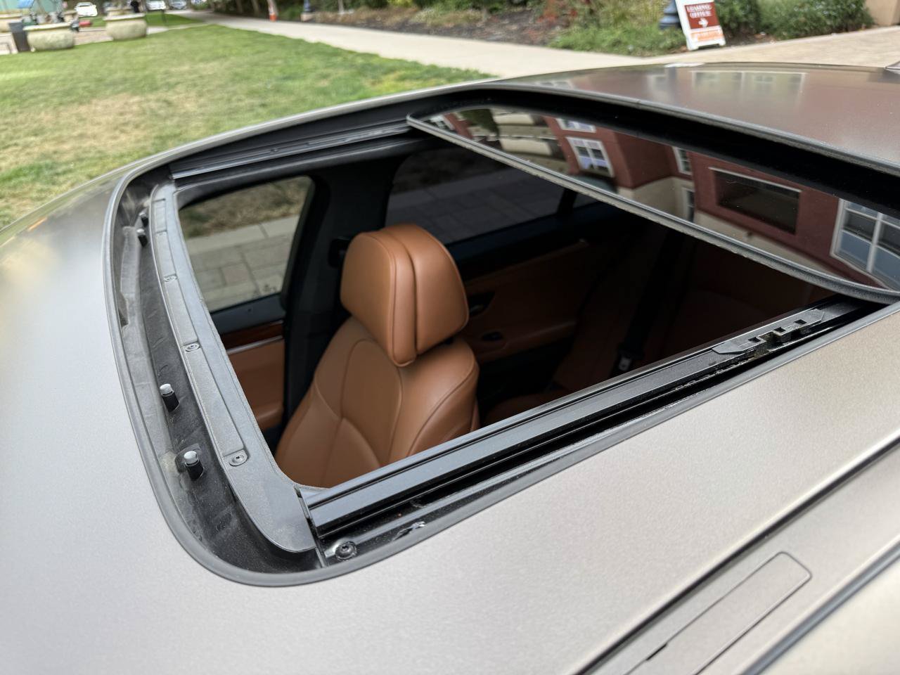 Used 2015 BMW 550i Sedan RWD image 38