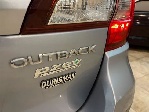 Used 2015 Subaru Outback 2.5i Limited AWD/4WD image 31