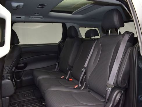 Certified 2025 Kia Carnival SX Prestige image 10