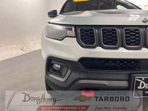 Used 2025 Jeep Compass Trailhawk AWD/4WD image 10