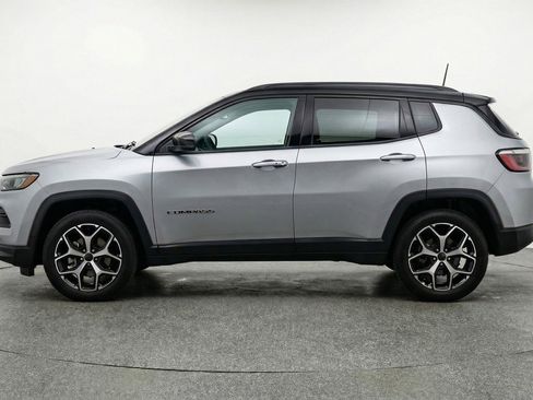 Used 2025 Jeep Compass Limited image 5