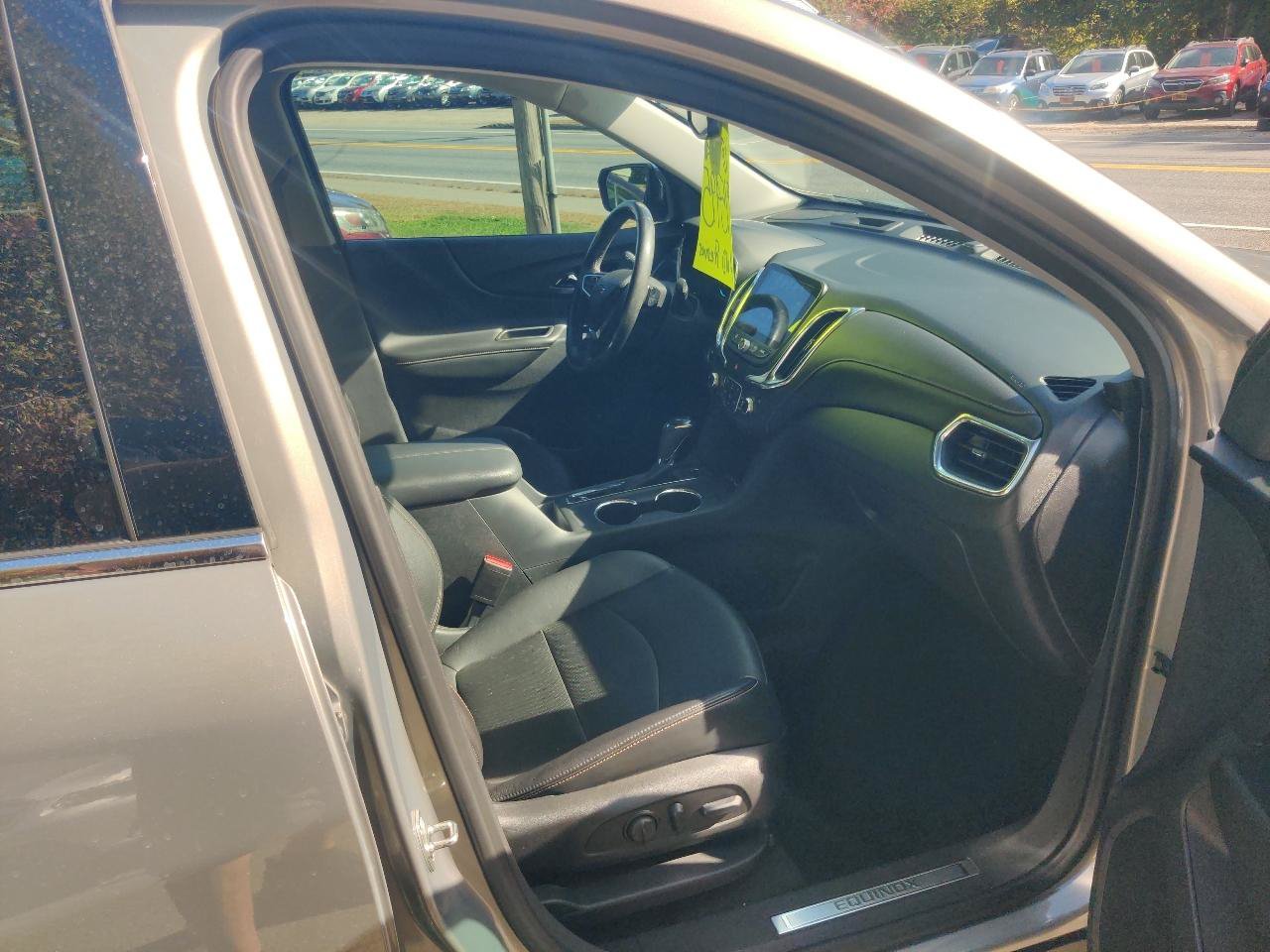 Used 2018 Chevrolet Equinox Premier w/ LPO, Floor Liner Package AWD/4WD image 18