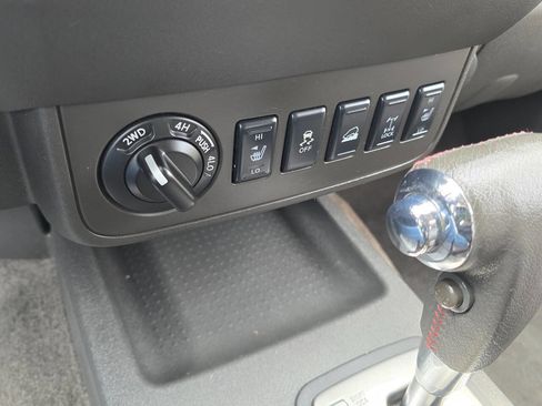 Used 2012 Nissan Frontier PRO-4X w/ Pro-4x Luxury Pkg image 17