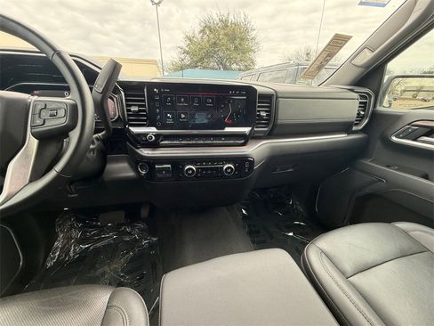 Used 2025 GMC Sierra 1500 SLT image 15