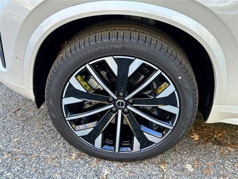 New 2026 Volvo XC90 B6 Ultra w/ Protection Package Premier image 8