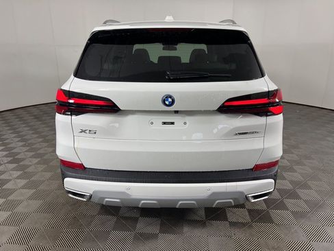 New 2026 BMW X5 xDrive50e w/ Climate Comfort Package AWD/4WD image 3