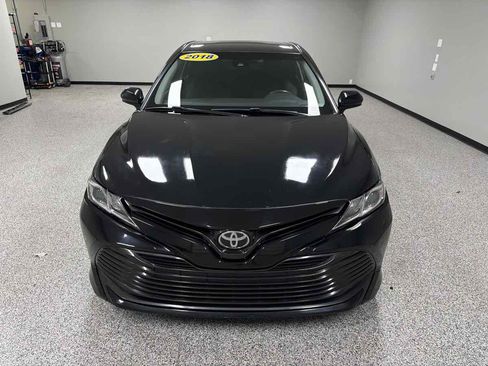 Used 2018 Toyota Camry LE FWD image 8