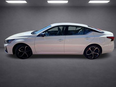 Used 2024 Nissan Altima 2.5 SR FWD image 5