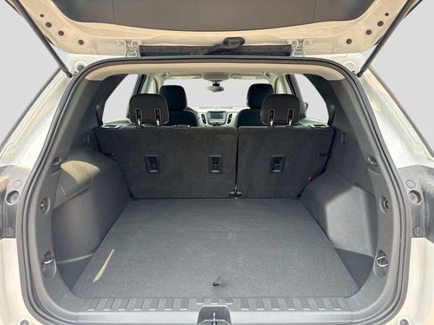 Used 2020 Chevrolet Equinox LS FWD image 32