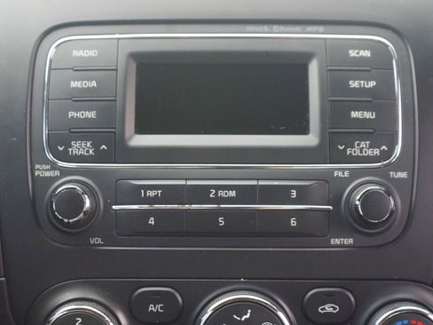 Used 2016 Kia Forte LX FWD image 7
