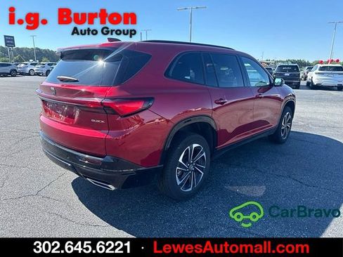 Used 2025 Buick Enclave Sport Touring FWD image 3