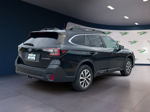 Used 2020 Subaru Outback Premium image 9
